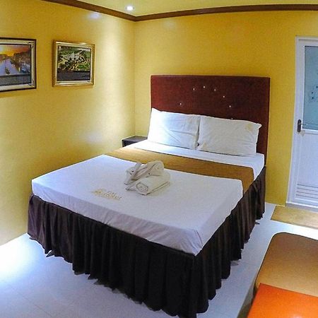 Reddoorz Plus @ Taj Hotel Tuguegarao ภายนอก รูปภาพ