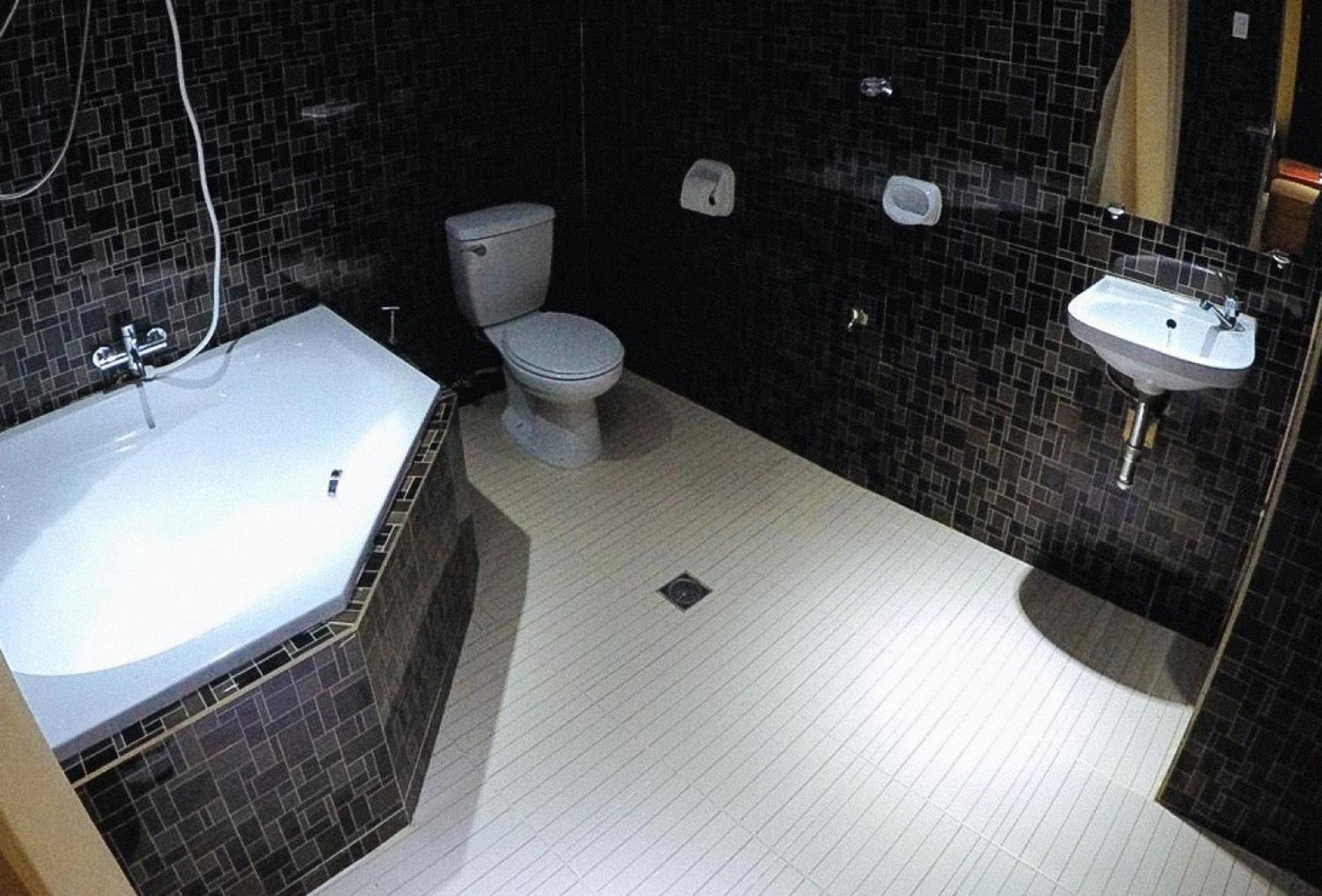 Reddoorz Plus @ Taj Hotel Tuguegarao ภายนอก รูปภาพ
