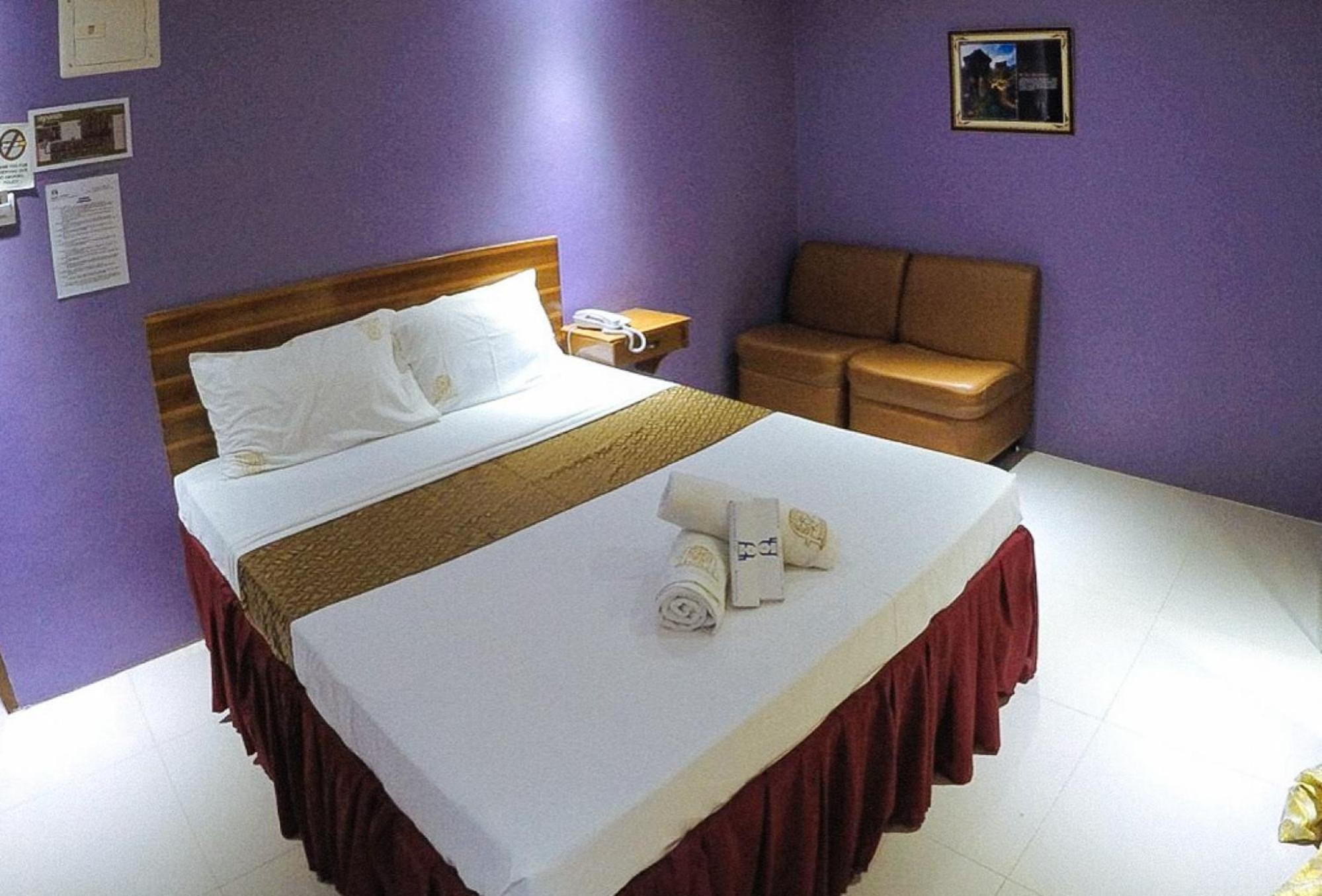 Reddoorz Plus @ Taj Hotel Tuguegarao ภายนอก รูปภาพ